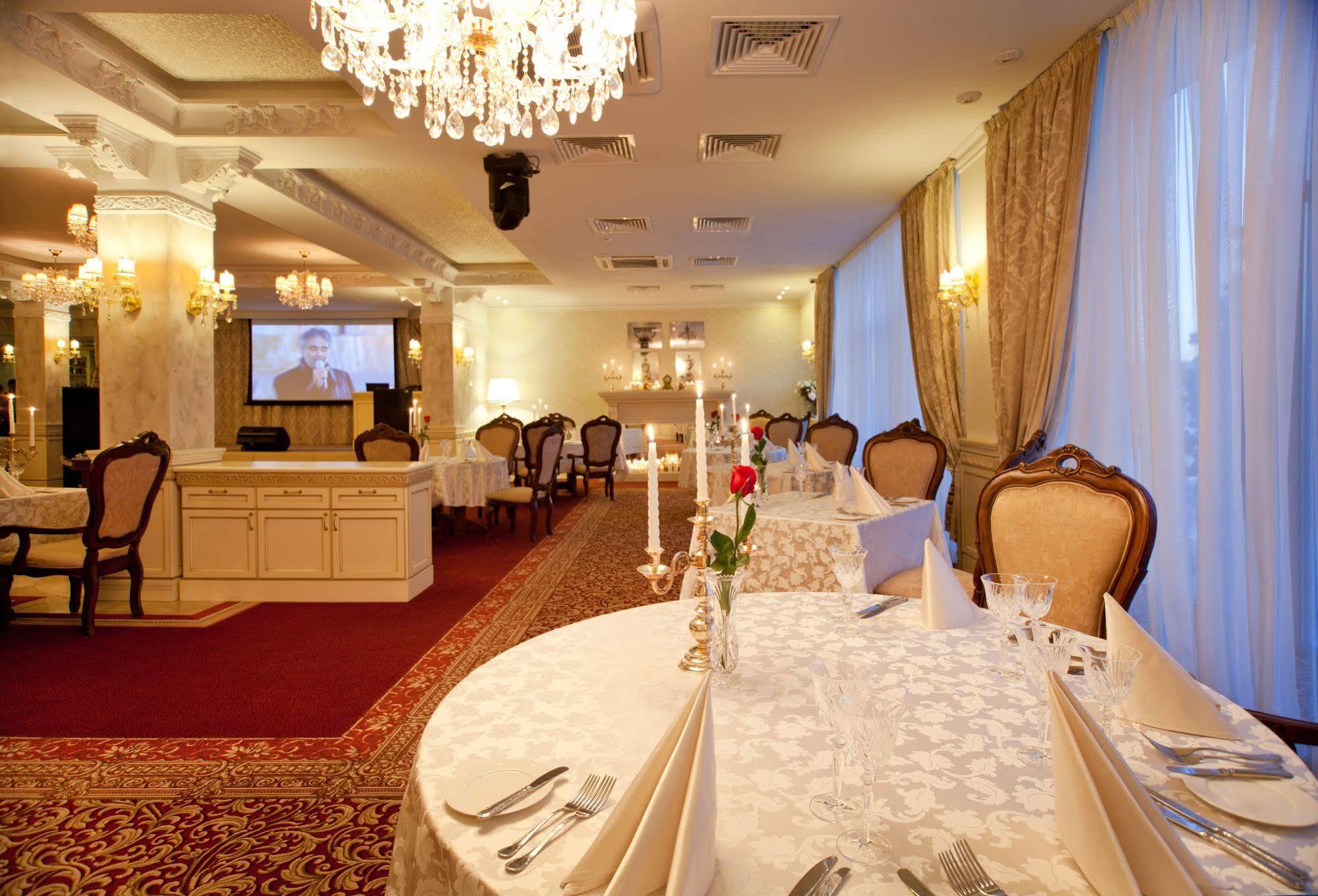 Congress Hotel Malakhit Tsjeljabinsk Buitenkant foto